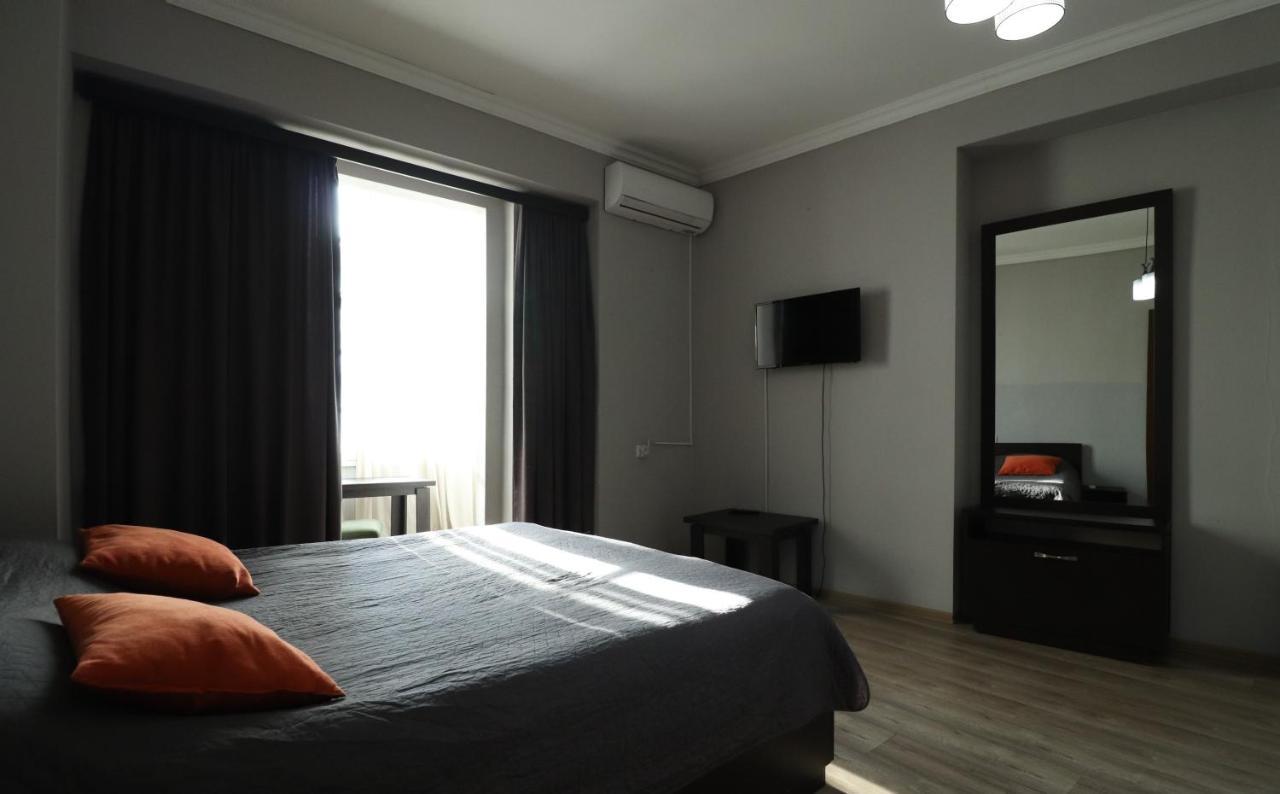 Appartamento Erekle 8/10 Tbilisi Esterno foto